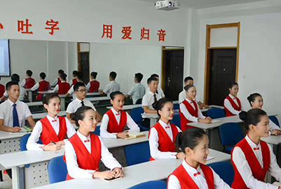 贵阳轻轨学校有什么样的优势?