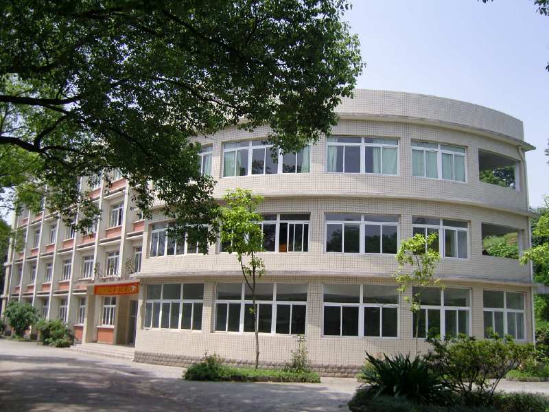 **人民解放军总参谋部信息化部直属工厂职业技术学校