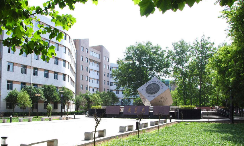 河南郑州华德中等专业学校