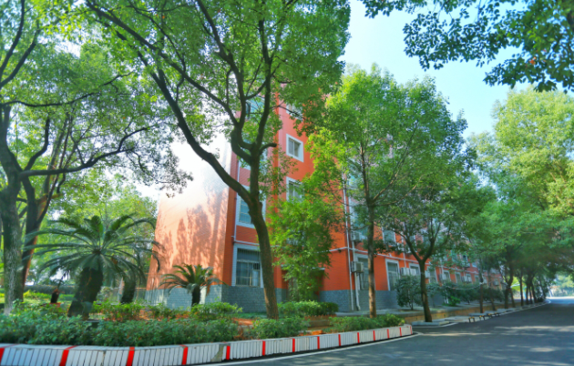 **水利水电第八工程局有限公司高级技工学校环境