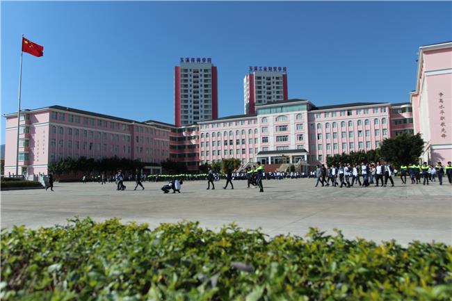 玉溪工业财贸学校环境