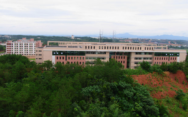 广西新闻出版技工学校