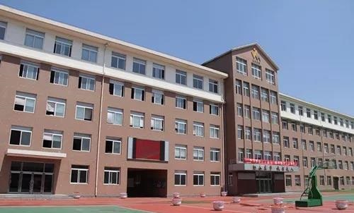大连市经济贸易学校