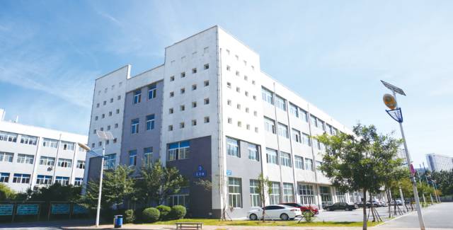 鞍山市交通运输学校