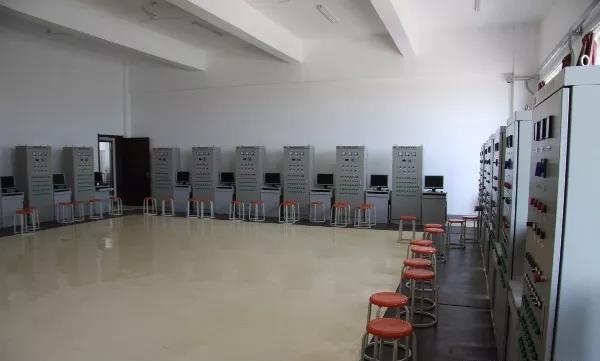 鞍山市钢铁学校