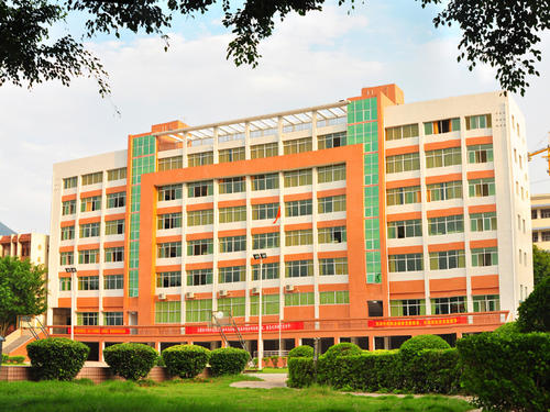 安溪华侨职业中专学校学费、大概收费是多少