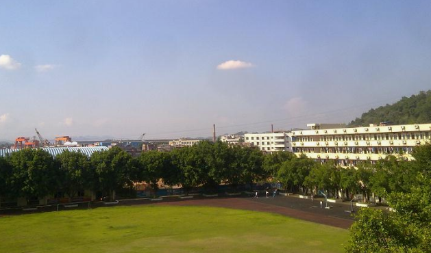 广西玉林财经学校