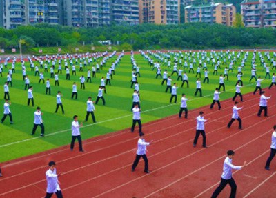 重庆市行知职业技术学校操场一角