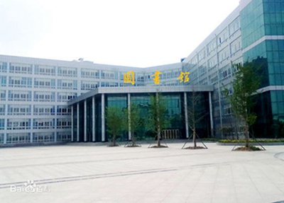 成都龙泉职业技术学校图书馆全景