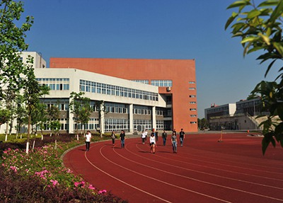 重庆公共运输职业学院校园一角