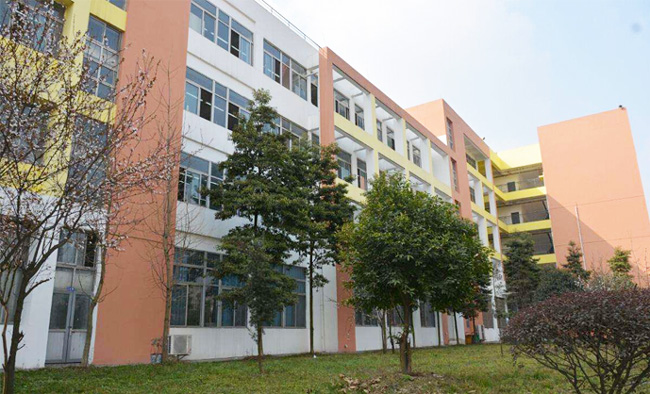 四川国盛技工学校好不好