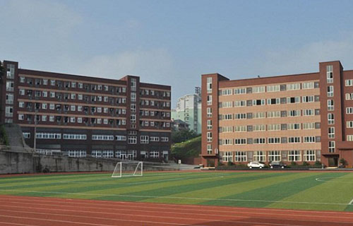 学校操场 
