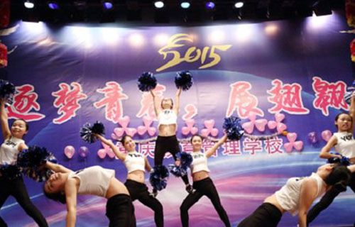 学生表演