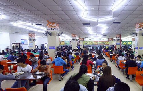 学校食堂