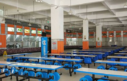 学校食堂