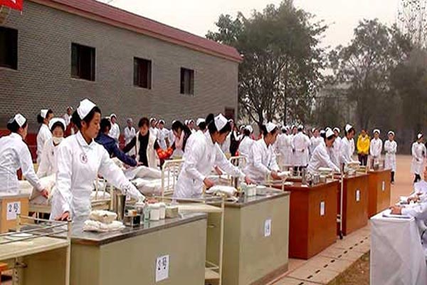 四川大学附设华西卫生学校助学政策
