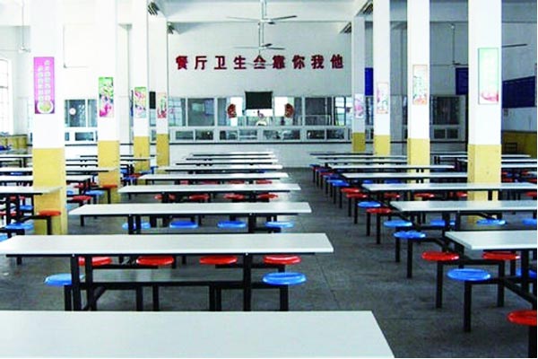 四川育英医养科技技工学校的食堂