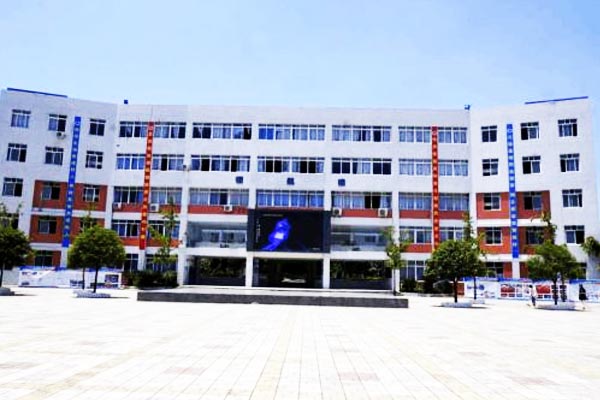 成都指南针职业技术学校助学政策
