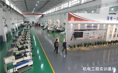 重庆机械高级技工学校实训设备图片