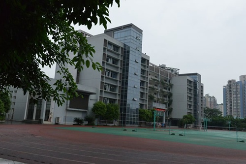 重庆两江职业教育中心大门