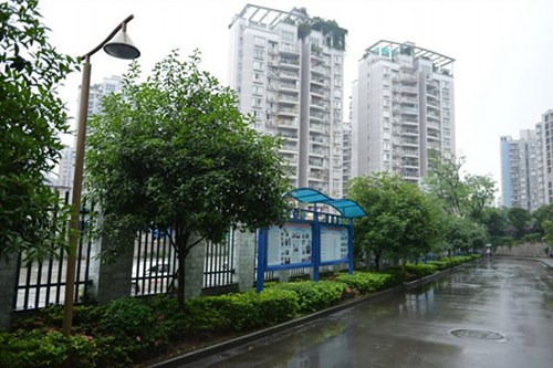 重庆两江职业教育中心大门