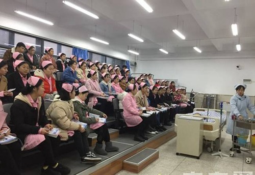 重庆市护士学校运动场