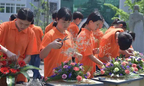 重庆北碚职业教育中心食堂环境