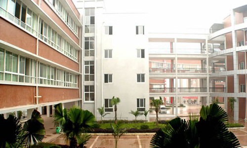 重庆龙门浩职业中学校校园风景