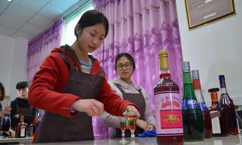 重庆垫江县职业教育中心军训