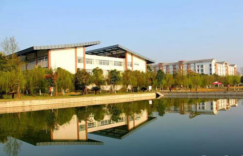 四川省旅游学校静谧之美