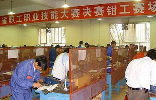 **铝业贵州高级技工学校 办公楼