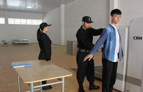 成都新运职业学校铁路安检