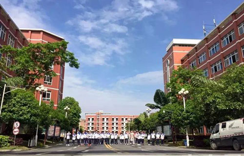 成都市机械高级技工学校校园生活