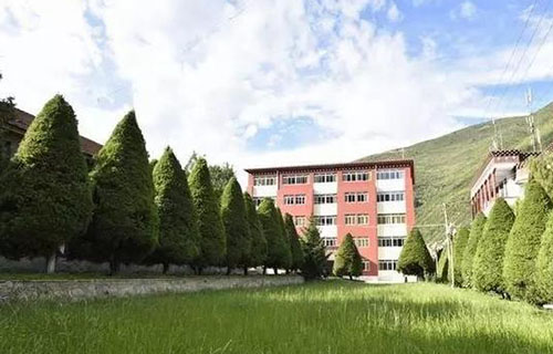 四川省藏文学校美丽校园
