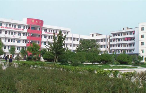 四川省邻水县兴仁职业中学校园环境