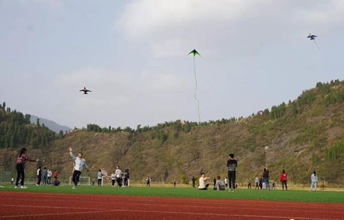 四川省青川县职业高级中学校园生活