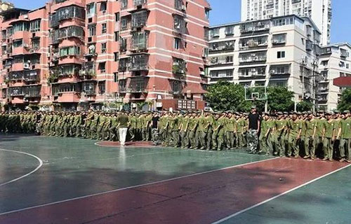泸州市江南职业中学校军训中