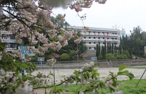 贵州航空工业技师学院南校区校园风光