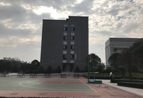 重庆工贸高级技工学校20180611202401_7843