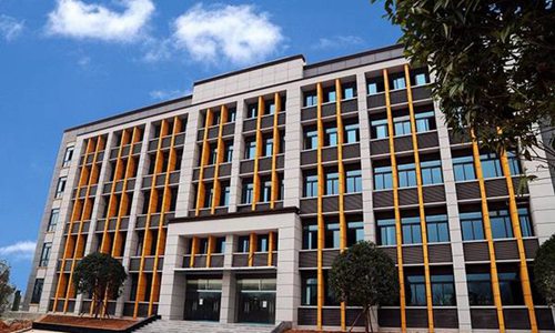 重庆工贸高级技工学校操场