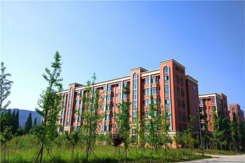 乐山医药科技学校龙泉成工教学区教学楼
