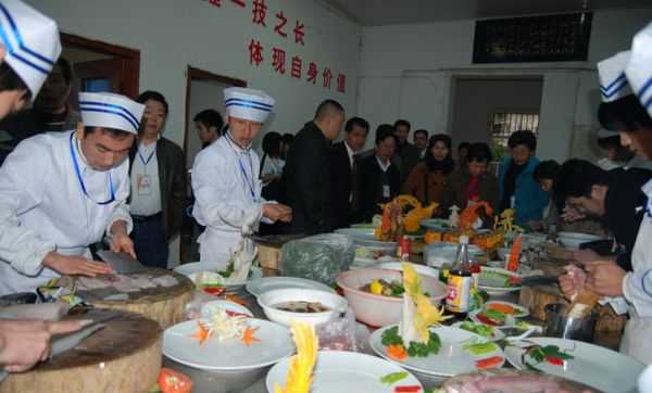 三明市农业学校操场一角