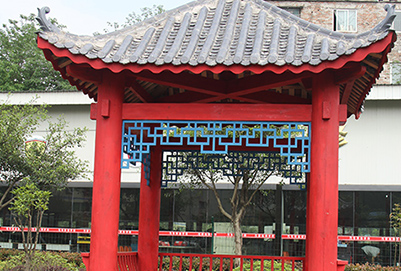 重庆地铁学校学费高吗?