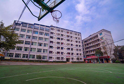 重庆沙坪坝区哪里有高铁学校?