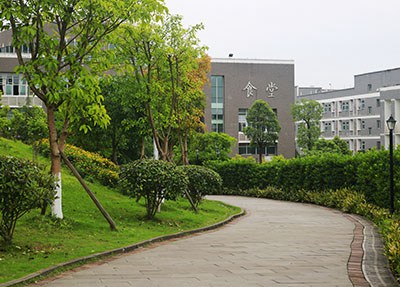 德阳弘正科技职业学校校园一角