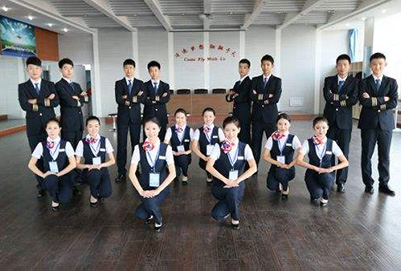 重庆空乘专业学校一年的学费大概是多少