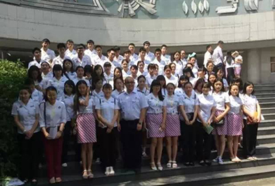 重庆航空专业学校一年学费多少