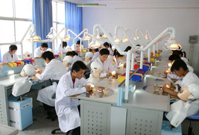 重庆口腔医学技术专业学校排名