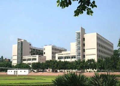 重庆五一技校校园操场