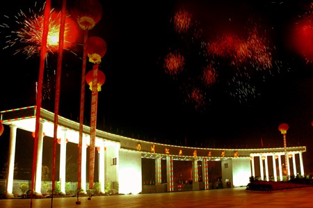 重庆南丁卫生职业学校学校长廊夜景